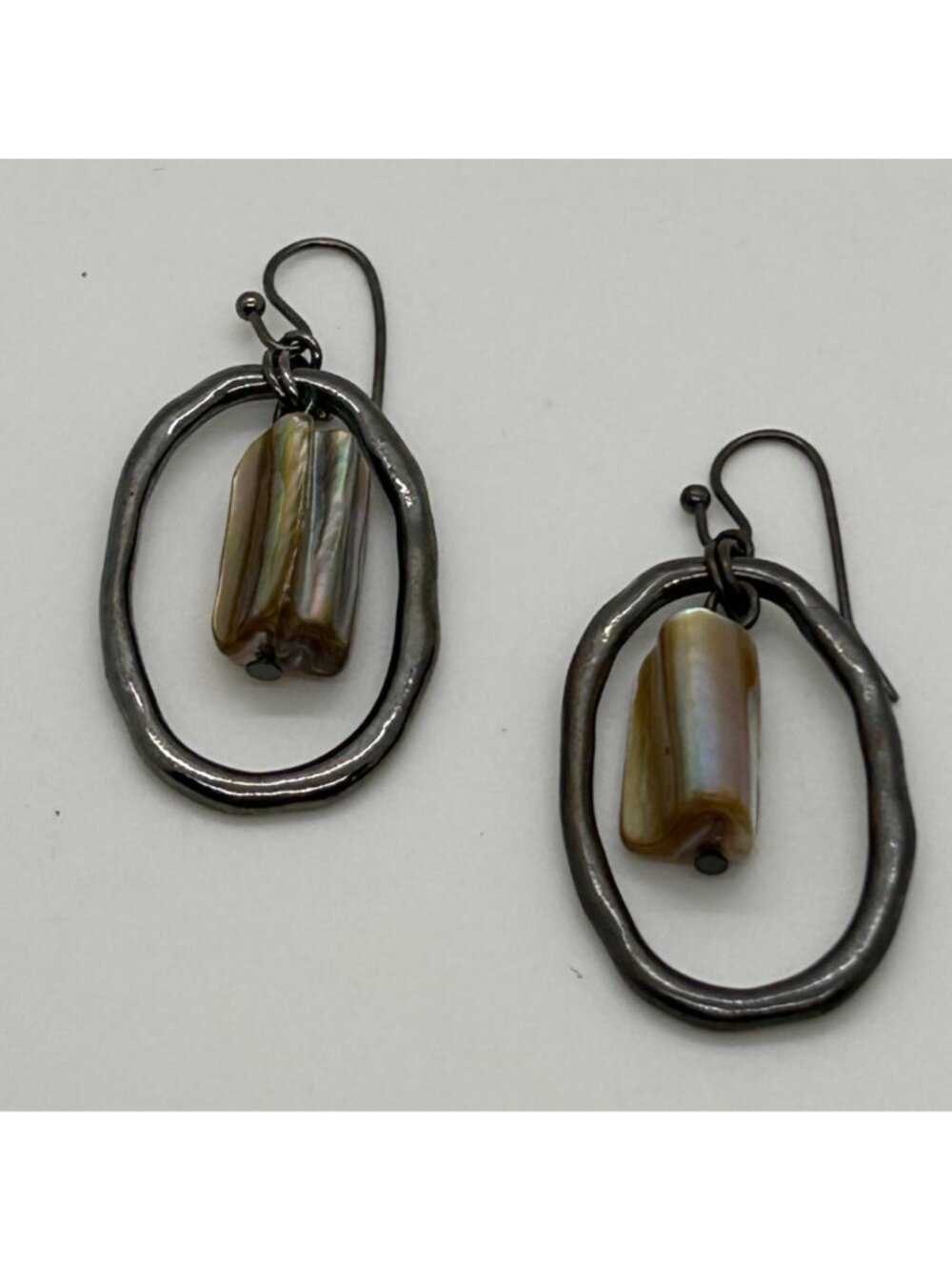 Handmade Silver Tone Earrings Mother Of Pearl Abalone Shell Oval Frame Dangle - Picture 2 of 10